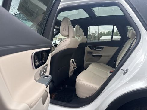 Used 2023 Mercedes-Benz GLC 300 4MATIC image 15