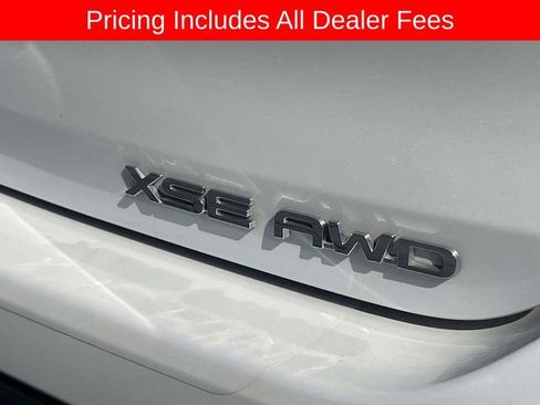 Used 2023 Toyota Highlander XSE AWD/4WD image 9
