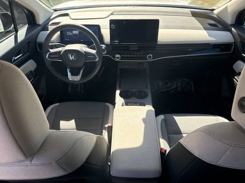 Used 2024 Honda Prologue EX image 11