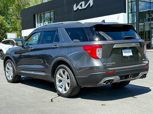 Used 2020 Ford Explorer Platinum w/ Premium Technology Package AWD/4WD image 6