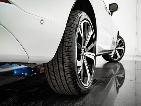 Used 2025 Volvo XC60 B5 Ultra w/ Protection Package Premier image 51