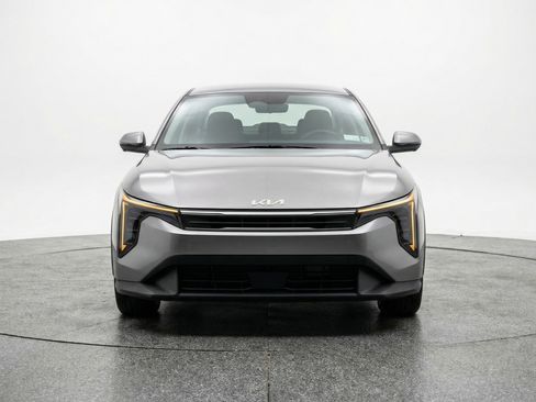 Used 2025 Kia K4 LXS image 2