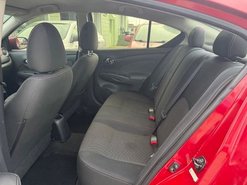 Used 2014 Nissan Versa SV w/ Convenience Package FWD image 11