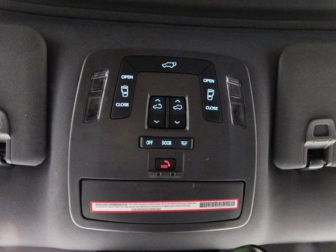 Used 2023 Toyota Sienna XSE image 42