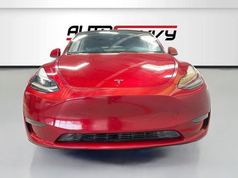 Used 2024 Tesla Model Y Long Range AWD/4WD image 2