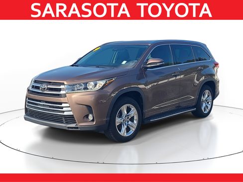 Used 2019 Toyota Highlander Limited image 1