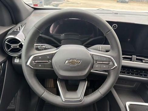 New 2026 Chevrolet Equinox LT w/ Convenience Package II AWD/4WD image 18