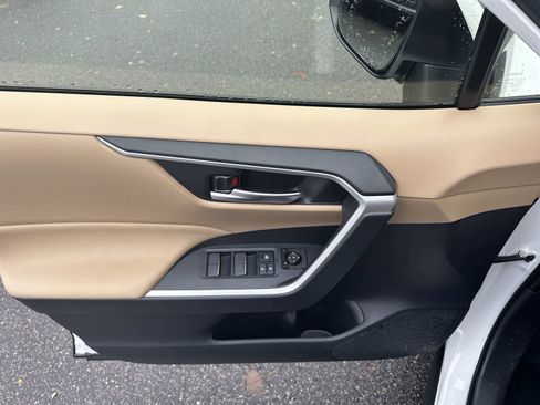 Certified 2025 Toyota RAV4 XLE image 20