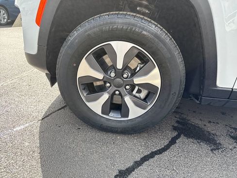 Used 2023 Jeep Grand Cherokee 4WD 4xe image 28