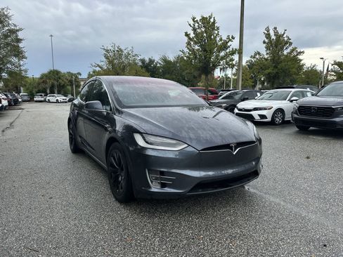 Used 2018 Tesla Model X 100D AWD/4WD image 8