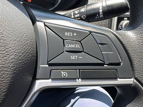 Used 2021 Nissan Versa S FWD image 20