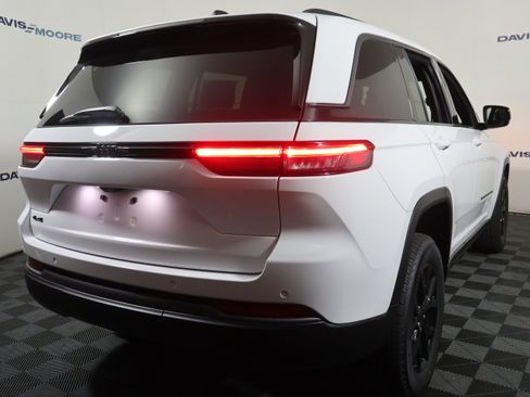New 2026 Jeep Grand Cherokee Altitude AWD/4WD image 6