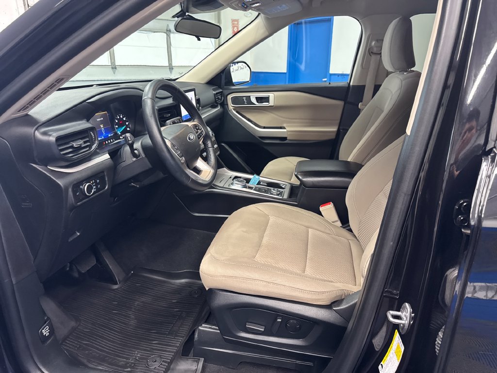 Certified 2023 Ford Explorer XLT AWD/4WD image 9
