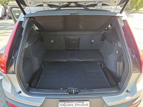 Certified 2023 Volvo XC40 B5 Plus w/ Protection Package Premier AWD/4WD image 27