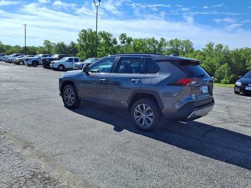 Used 2022 Toyota RAV4 Limited AWD/4WD image 29