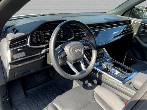 Used 2020 Audi Q8 Premium Plus w/ Premium Plus Package AWD/4WD image 17