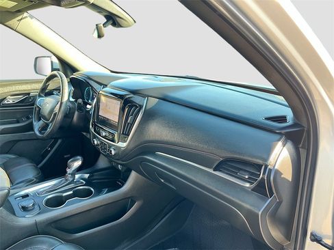 Used 2022 Chevrolet Traverse RS w/ LPO, Floor Liner Package image 29