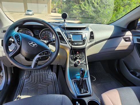 Used 2014 Hyundai Elantra SE w/ Option Group 02 image 18