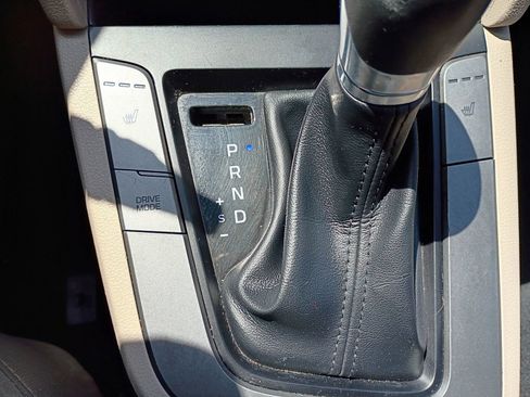 Used 2020 Hyundai Elantra Value Edition FWD image 14