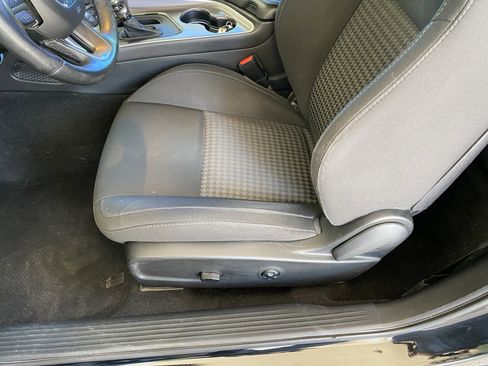 Used 2019 Dodge Challenger R/T w/ Driver Convenience Group RWD image 26