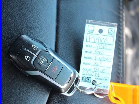 Used 2016 Ford Explorer XLT w/ Equipment Group 202A AWD/4WD image 34