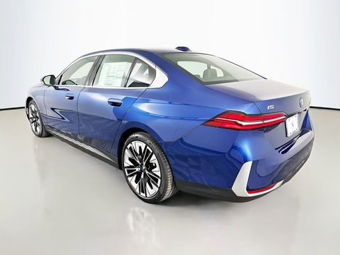 New 2026 BMW i5 eDrive40 w/ Premium Package image 7