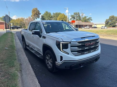 Used 2025 GMC Sierra 1500 SLE w/ X31 Off-Road Package AWD/4WD image 8