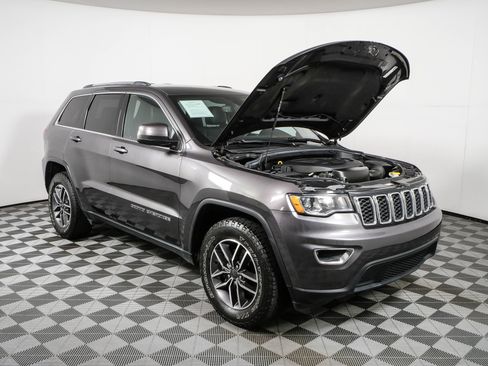 Used 2020 Jeep Grand Cherokee Laredo w/ Laredo X Package RWD image 34