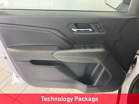 Used 2025 Chevrolet Colorado LT w/ LT Convenience Package AWD/4WD image 13