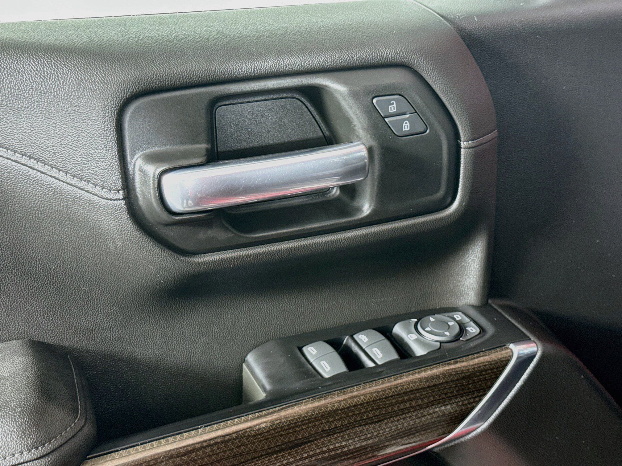 Used 2019 Chevrolet Silverado 1500 RST w/ All-Star Edition AWD/4WD image 19