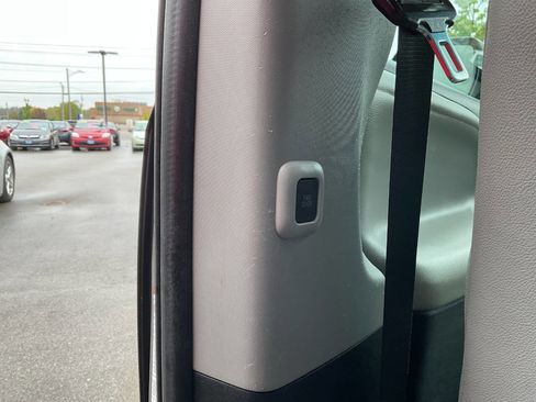 Used 2015 Toyota Sienna AWD image 37