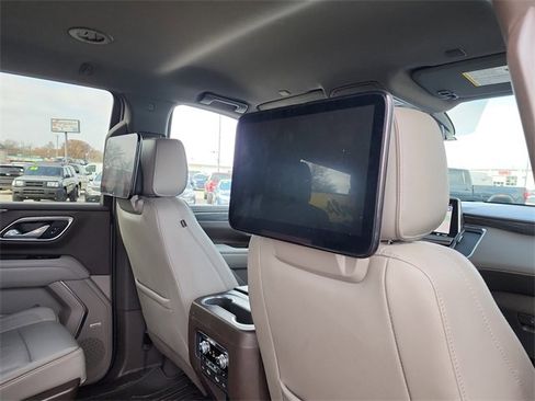 Used 2021 GMC Yukon SLT w/ Rear Media and Nav Package image 22