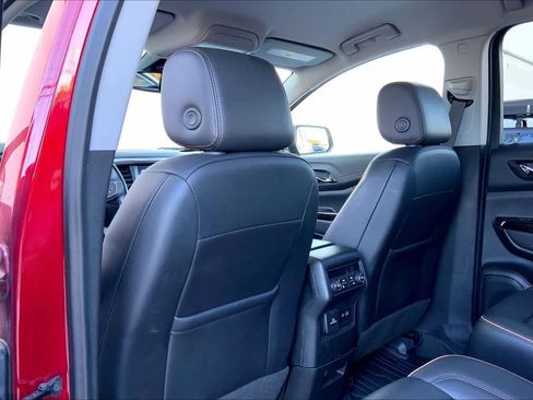 Used 2023 GMC Acadia AT4 w/ Technology Package AWD/4WD image 12