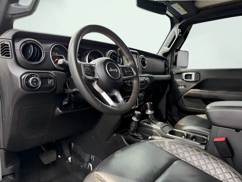 Used 2023 Jeep Gladiator Overland AWD/4WD image 3