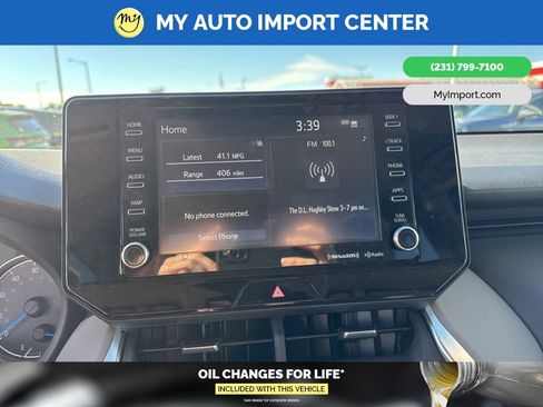 Used 2021 Toyota Venza LE image 20