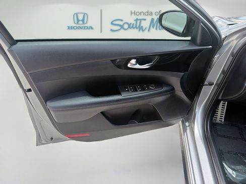 Used 2023 Kia Forte GT-Line w/ GT-Line Technology Package FWD image 21