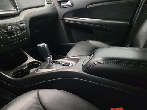 Used 2018 Dodge Journey Crossroad w/ Popular Equipment Group image 26