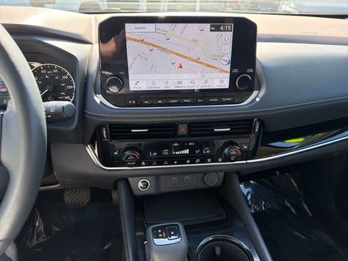 Used 2023 Nissan Rogue SL w/ SL Premium Package image 27