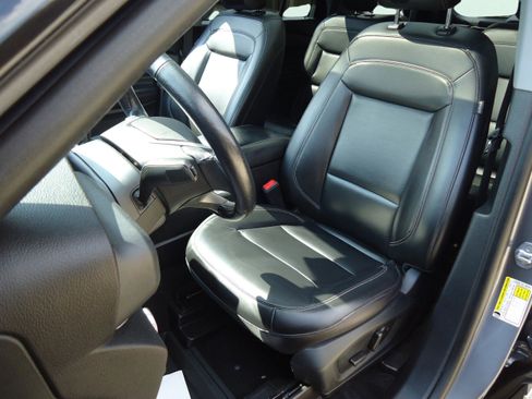 Used 2022 Ford Explorer XLT w/ Equipment Group 202A AWD/4WD image 19