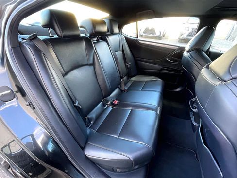 Used 2024 Lexus ES 300h F Sport w/ Accessory Package (Z1) image 19