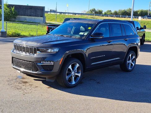New 2025 Jeep Grand Cherokee Limited w/ Luxury Tech Group II image 2