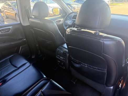 Used 2019 Nissan Pathfinder SL FWD image 21