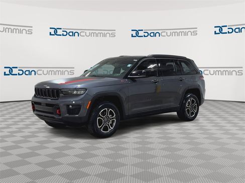 Used 2022 Jeep Grand Cherokee Trailhawk w/ Luxury Tech Group III image 4