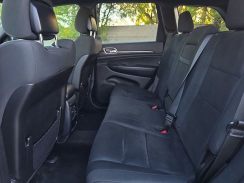 Used 2015 Jeep Grand Cherokee Laredo w/ Quick Order Package 23E AWD/4WD image 23