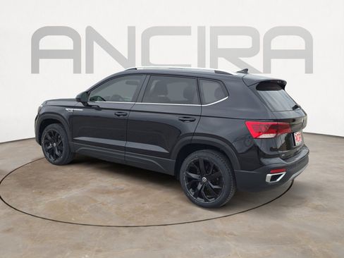 Certified 2022 Volkswagen Taos SE image 8