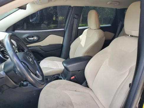 Used 2015 Jeep Cherokee Latitude AWD/4WD image 5