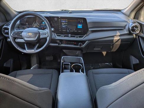 Used 2025 Chevrolet Equinox LT image 19