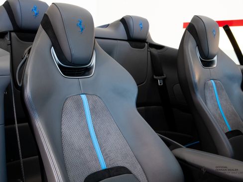 Used 2024 Ferrari Roma Spider RWD image 14