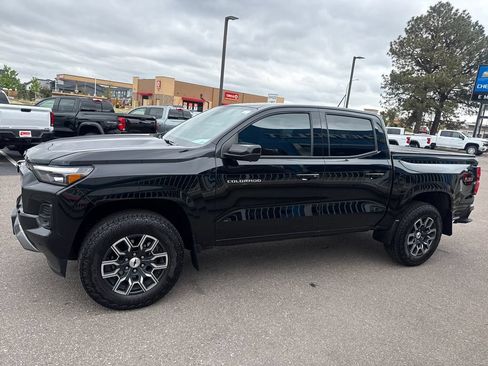 Used 2024 Chevrolet Colorado Z71 w/ Z71 Convenience Package 2 AWD/4WD image 2