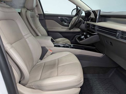Certified 2022 Lincoln Corsair AWD w/ Premium Package image 42